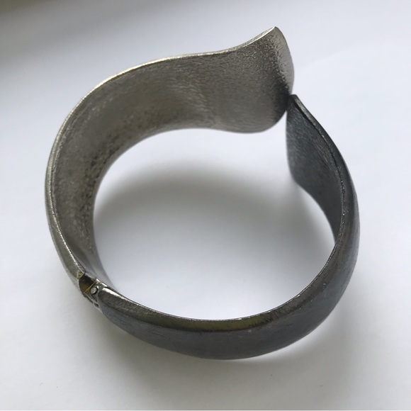 VINTAGE | Two-tone brushed metal bracelet - Picture 8 of 8